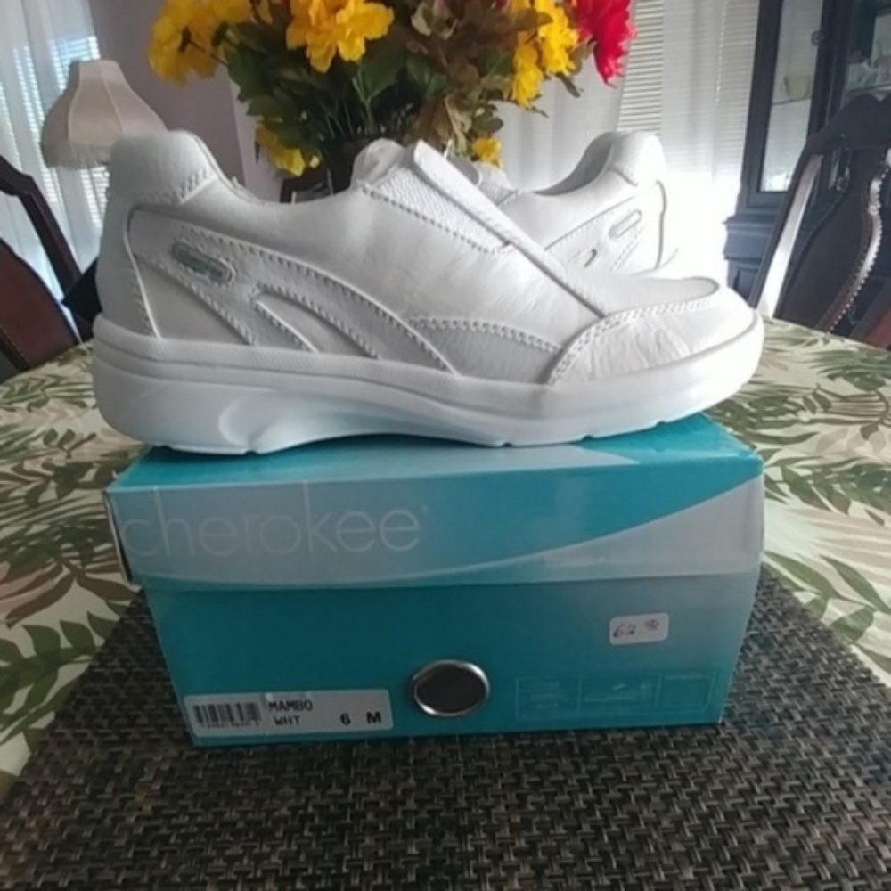 NIB Cherokee Mambo White Slip On Nursing Shoe 5H